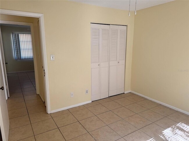 Building Photo - 215 Amherst Ave