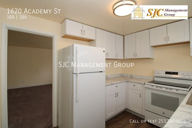 Building Photo - 1620 Academy St