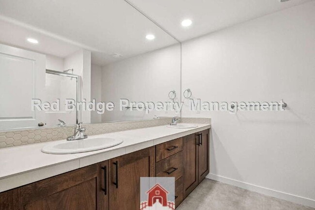 Building Photo - 2795 S Heather St