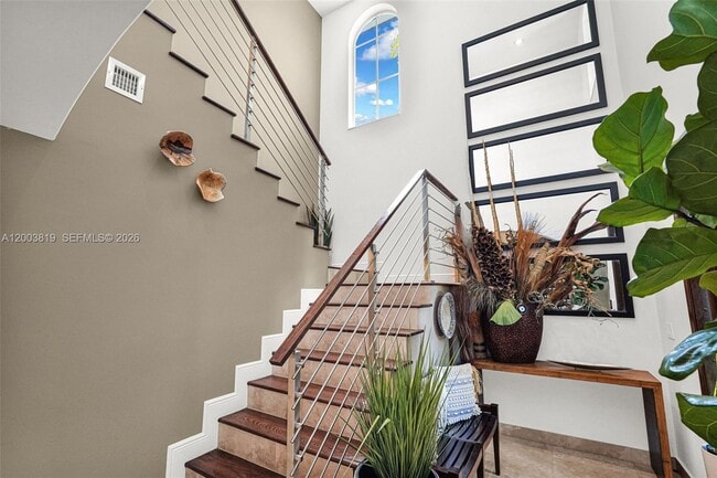 Building Photo - 2143 N Bay Rd