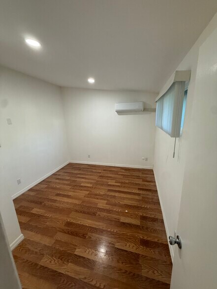 Building Photo - 14642 Calvert St