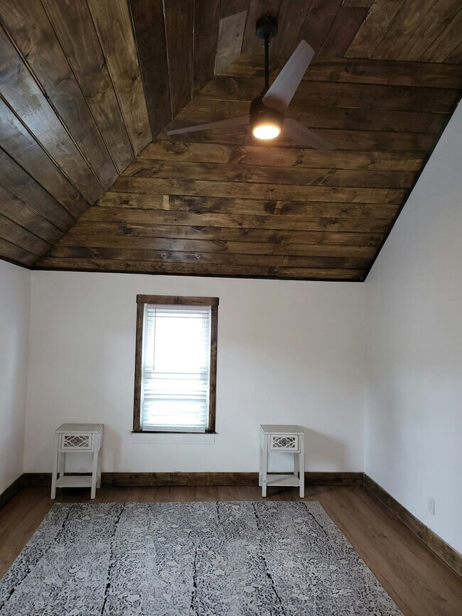 Building Photo - 1482 Cambridge St