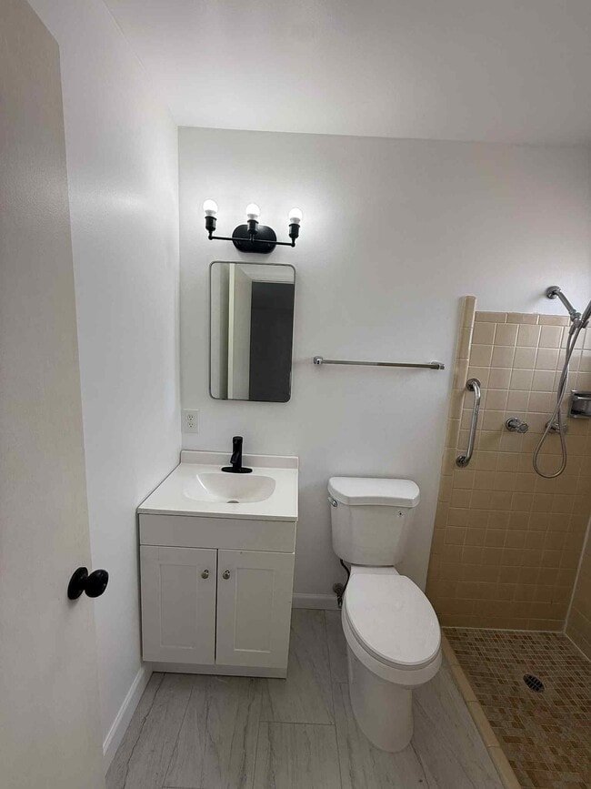 Building Photo - 8133 E 6th St