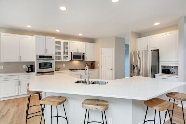 Building Photo - 2408 Pierce Ct