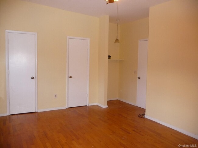 Building Photo - 12 Shelley Ct