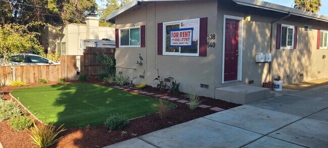 Building Photo - Gregory