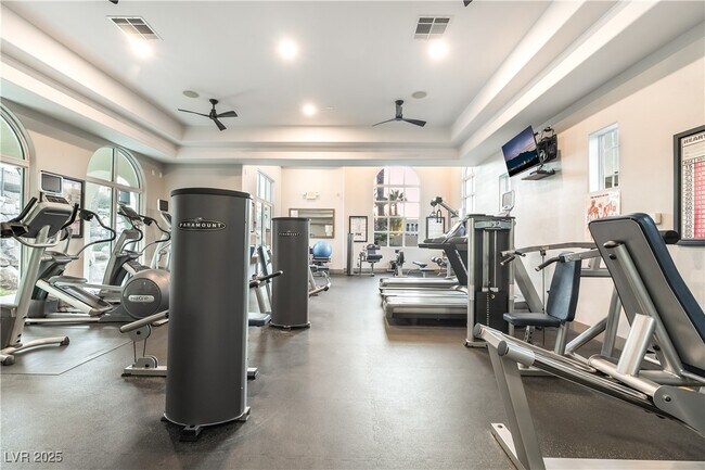 Building Photo - 2555 Hampton Rd