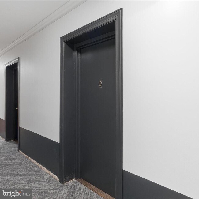 Building Photo - 1200 S Arlington Ridge Rd