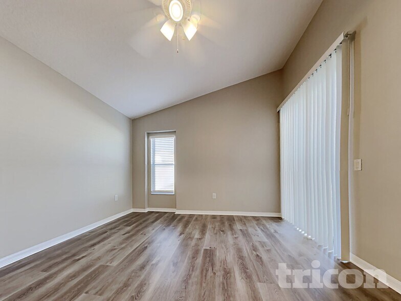 Building Photo - 10041 Creek Bluff Dr