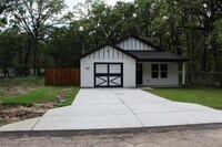 Building Photo - 125 Chapperall Dr