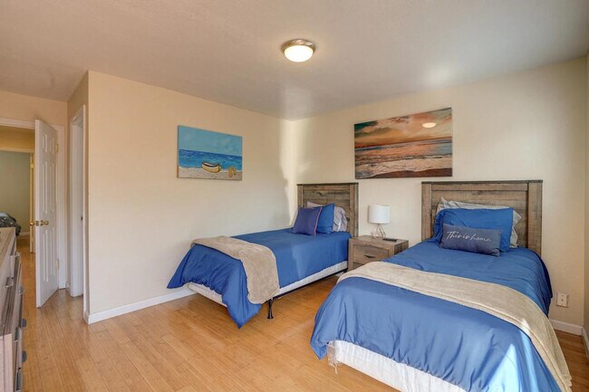 Building Photo - 420 Phoenix Cir