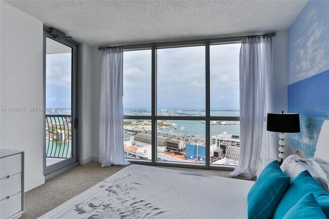 Building Photo - 1750 N Bayshore Dr