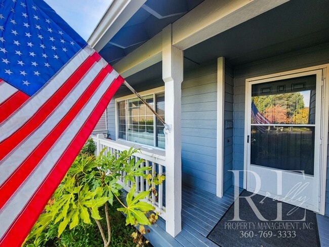 Building Photo - Elegant Silverdale Home with Private Backyard Oasis