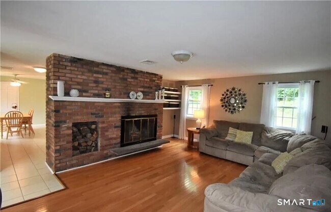 Building Photo - 25 Shelter Rock Rd