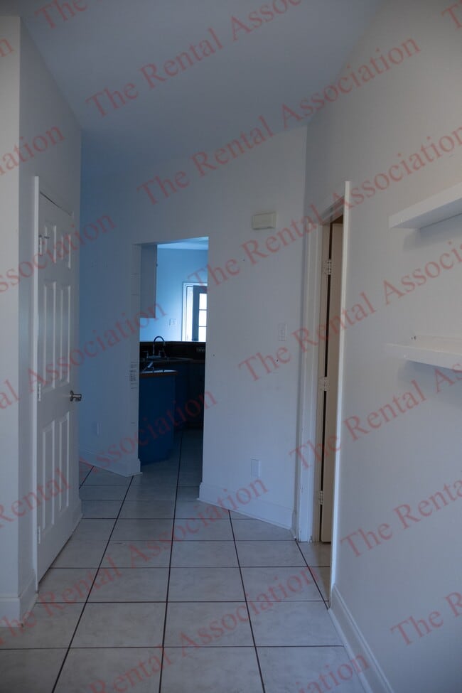 Building Photo - 2206 Desiree St