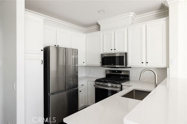 Building Photo - 12 Rabano