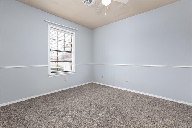 Building Photo - 10304 Southridge Terrace