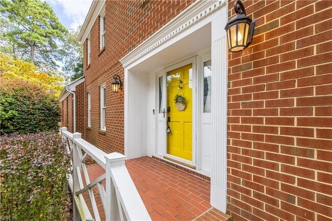 Building Photo - 4125 Duke of Gloucester Dr