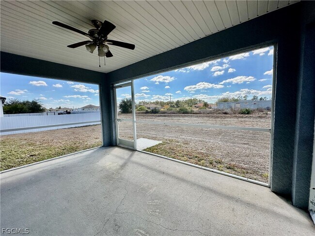 Building Photo - 2015 Xelda Ave N