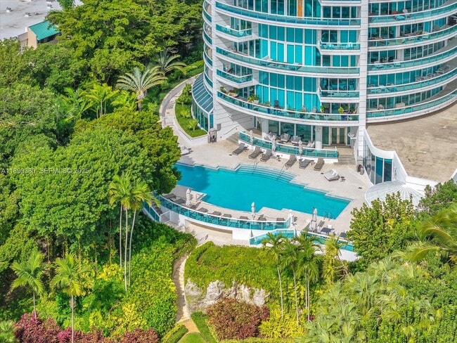 Building Photo - 2127 Brickell Ave