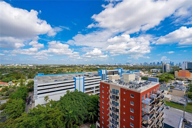 Building Photo - 3500 Coral Wy