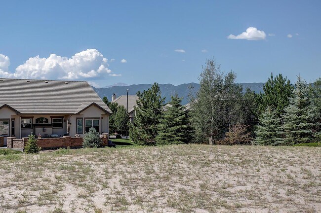 Building Photo - Beautiful Home in Gated Community