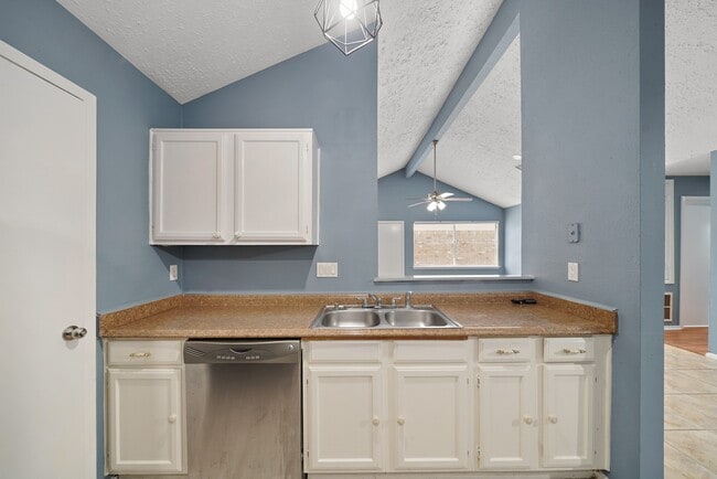 Building Photo - 7116 Haven Creek Dr