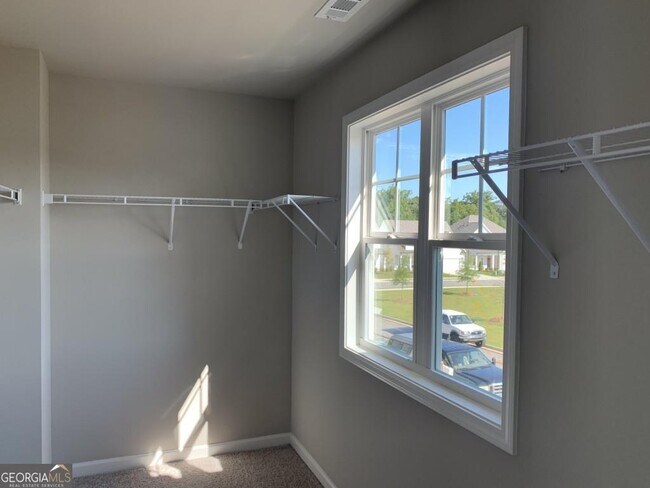 Building Photo - 5203 Addison St