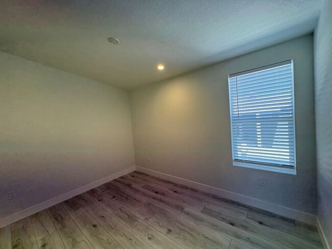 Building Photo - 20683 Waalew Rd