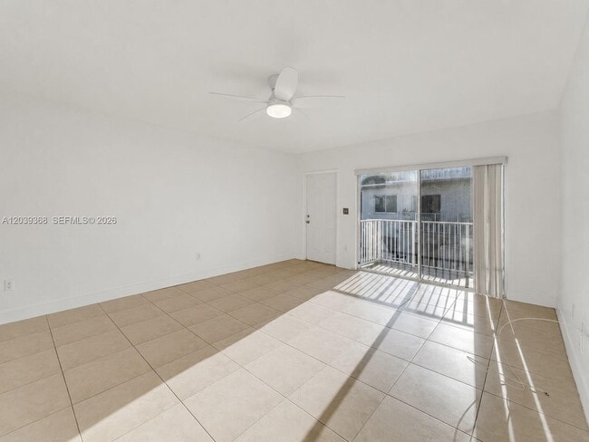 Building Photo - 1142 99th St