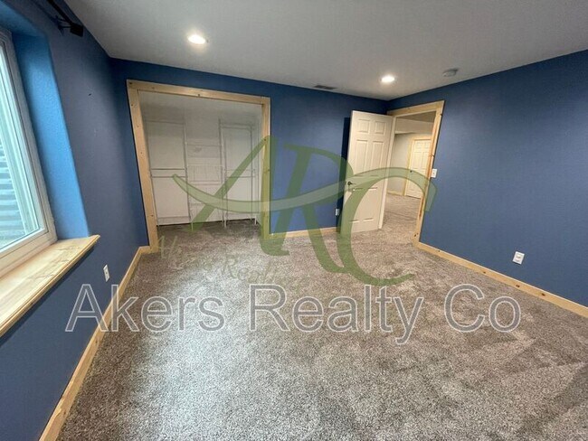 Building Photo - 965 N Cimarron Dr