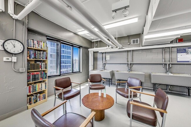 Building Photo - 3100 N Lake Shore Dr