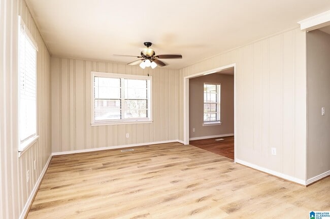 Building Photo - 104 Newport Dr