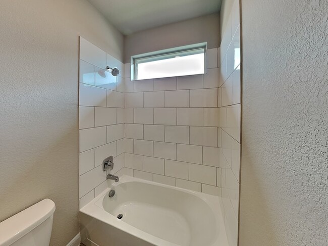 Building Photo - 212 Dunmore Dr