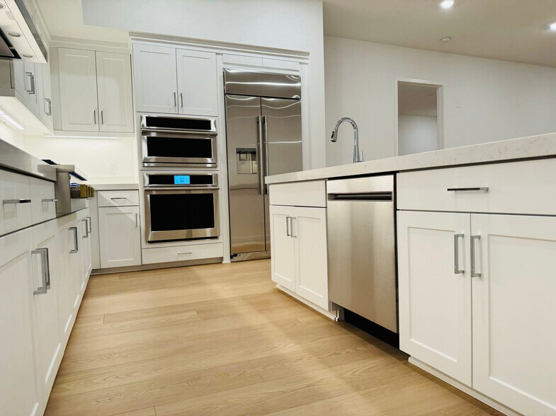 Building Photo - 2606 Rivington