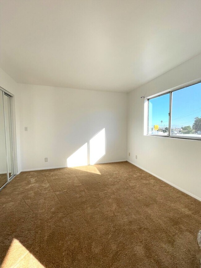 Building Photo - 451