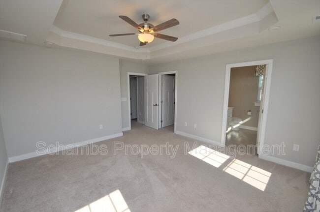 Building Photo - 200 Misty Pike Dr