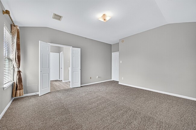 Building Photo - 2111 Castle Gardens Ln