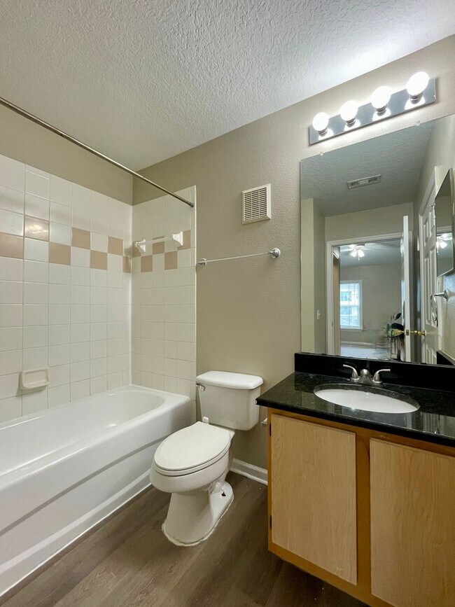 Building Photo - 6542 Swissco Dr