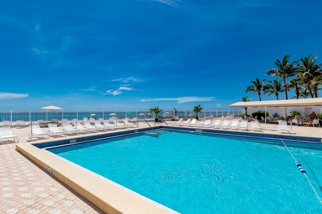 Building Photo - 3505 S Ocean Dr