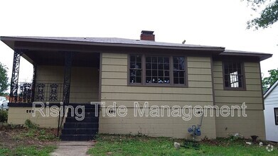 Building Photo - 1005 47th St Ensley