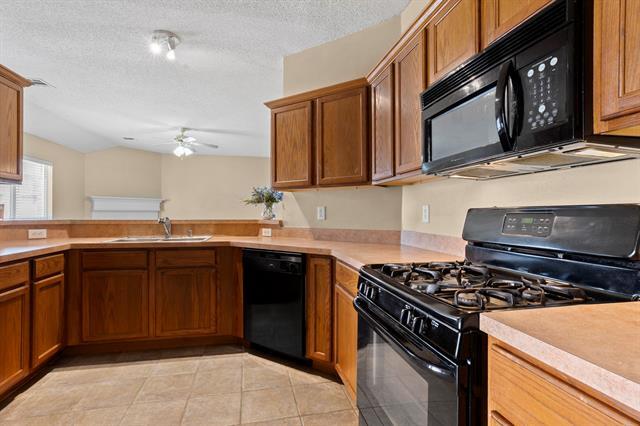 Building Photo - 1418 Deville Cir