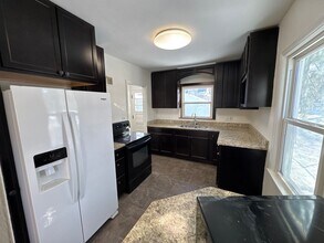 Building Photo - Single Family Home - GREAT Location - High End Finishes