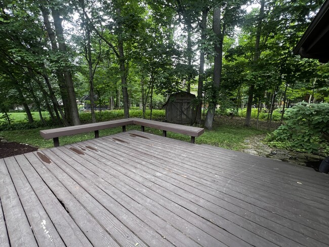 Building Photo - 809 Overlook Dr