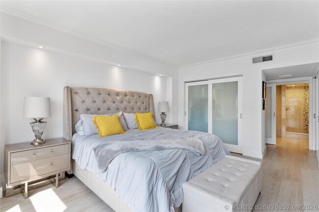 Building Photo - 3850 Galt Ocean Dr