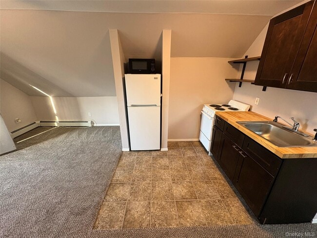 Building Photo - 427 Raft Ave