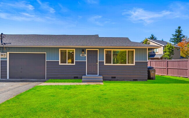 Building Photo - 15706 Ash Way