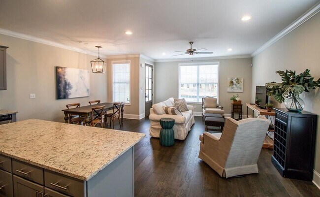 Building Photo - 3BD/3BA FOR RENT IN THE RESERVE