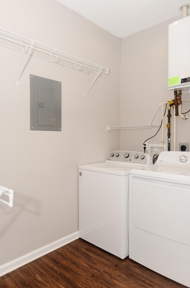 Building Photo - 1632 Miller Ave