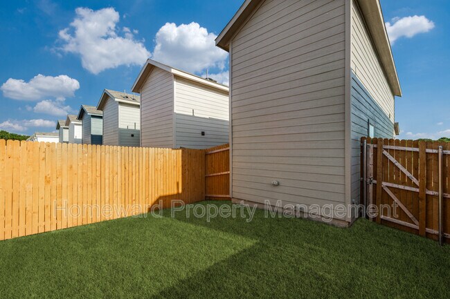 Building Photo - 1037 Bishop Creek Dr